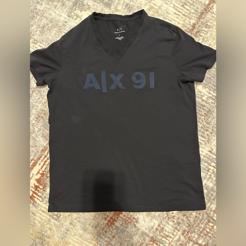 T-shirt for men from Armani Exchange. V neck, black color, Large size